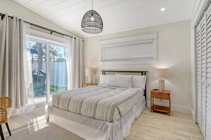 4 bedrooms, desk, iron/ironing board, free WiFi