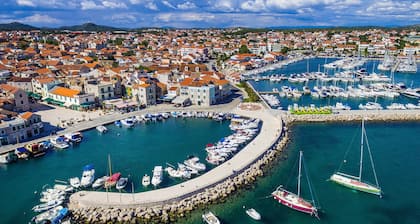 Amazing apartment in Vodice with WiFi