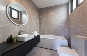 Badewanne, Haartrockner
