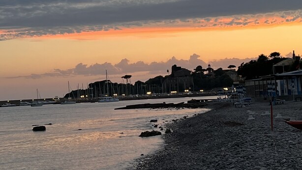 Strand