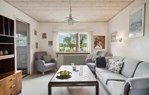 TV - Lovely home in Bogense with kitchen (Bogense)