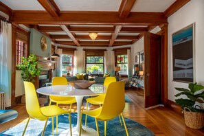 Dining - Cozy & Spacious home next to Gorgeous City Park - Outdoor Dining, Hot Tub & Gym! (Providence)