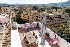Outdoor dining - TERRAZZA DONATELLO   ROME'S SKYVIEW LOFT (ROMA)