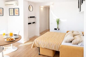 1 chambre, fer et planche à repasser, lit de bébé portatif, Wi-Fi