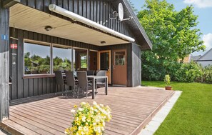 Outdoor dining - Gorgeous home in Blokhus with WiFi (Blokhus)