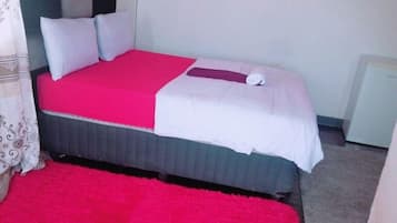 Quarto casal família | Roupas de cama antialérgicas, escrivaninha