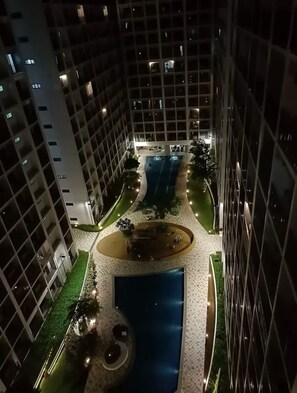 حمّام سباحة خارجي