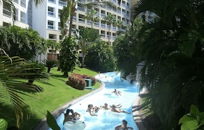Piscine intérieure, piscine extérieure