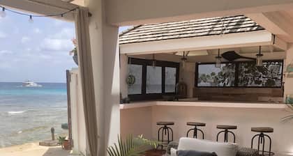 Beachfront 2 bedroom apartment with private pool -NEW LISTING