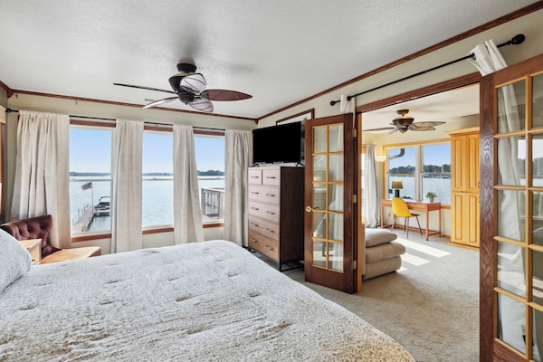 4 chambres, bureau, fer et planche à repasser, lit parapluie