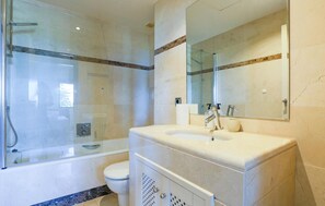 Combined shower/tub