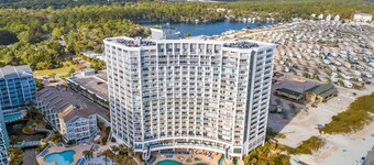 Enjoy the View! Updated North Tower SeaWatch Condo