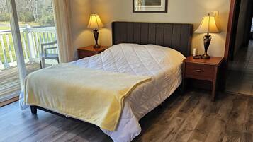 3 bedrooms, desk, iron/ironing board, travel cot