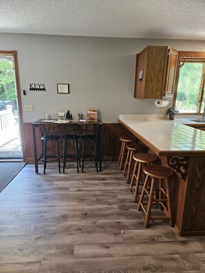 Dining - Quiet Country Aire is what we are all about. Relaxing, peaceful, and beautiful! (Medford)