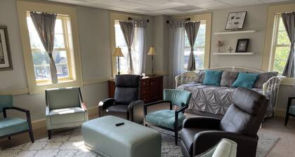 Spacious 3 Bedroom Townhome in Downtown Toccoa, GA