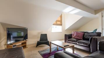 Departamento clásico | Área de sala de estar | Televisión de pantalla plana