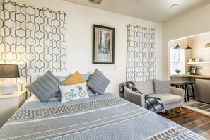 1 bedroom - Spanish Colonial Revival Studio Unit 3 (Phoenix)