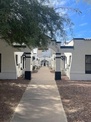 Property grounds - Spanish Colonial Revival Studio Unit 3 (Phoenix)