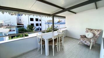 Kamar Twin Standar | Teras/patio