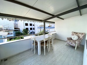 Standard Twin Room | Terrace/patio - Emir Hostel (Marmara)