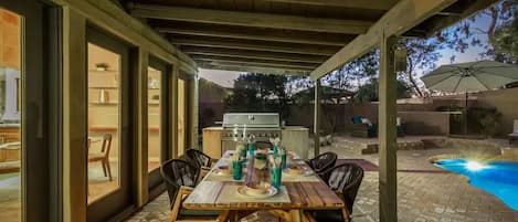 Outdoor dining