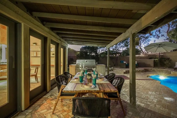 Outdoor dining