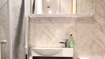 Superior House | Bathroom