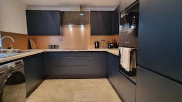 슈피리어 하우스 | 전용 주방 | 대용량 냉장고, 전자레인지, 오븐, 쿡탑