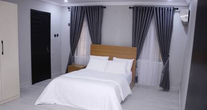 Tastefully furnished home in quiet, secure and accessible community in Bodija A1