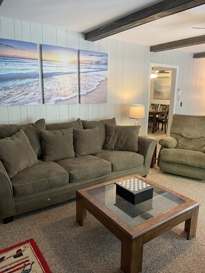 Smart TV y chimenea 