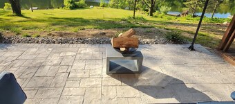 Red Cabin Lake House with Amazing Views!