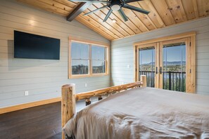 3 bedrooms, WiFi, bed sheets - The Cabin - idyllic views, close to town (Rangeley)