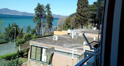 Residence "Gli Etruschi".....charming on the lake - Breathtaking view!