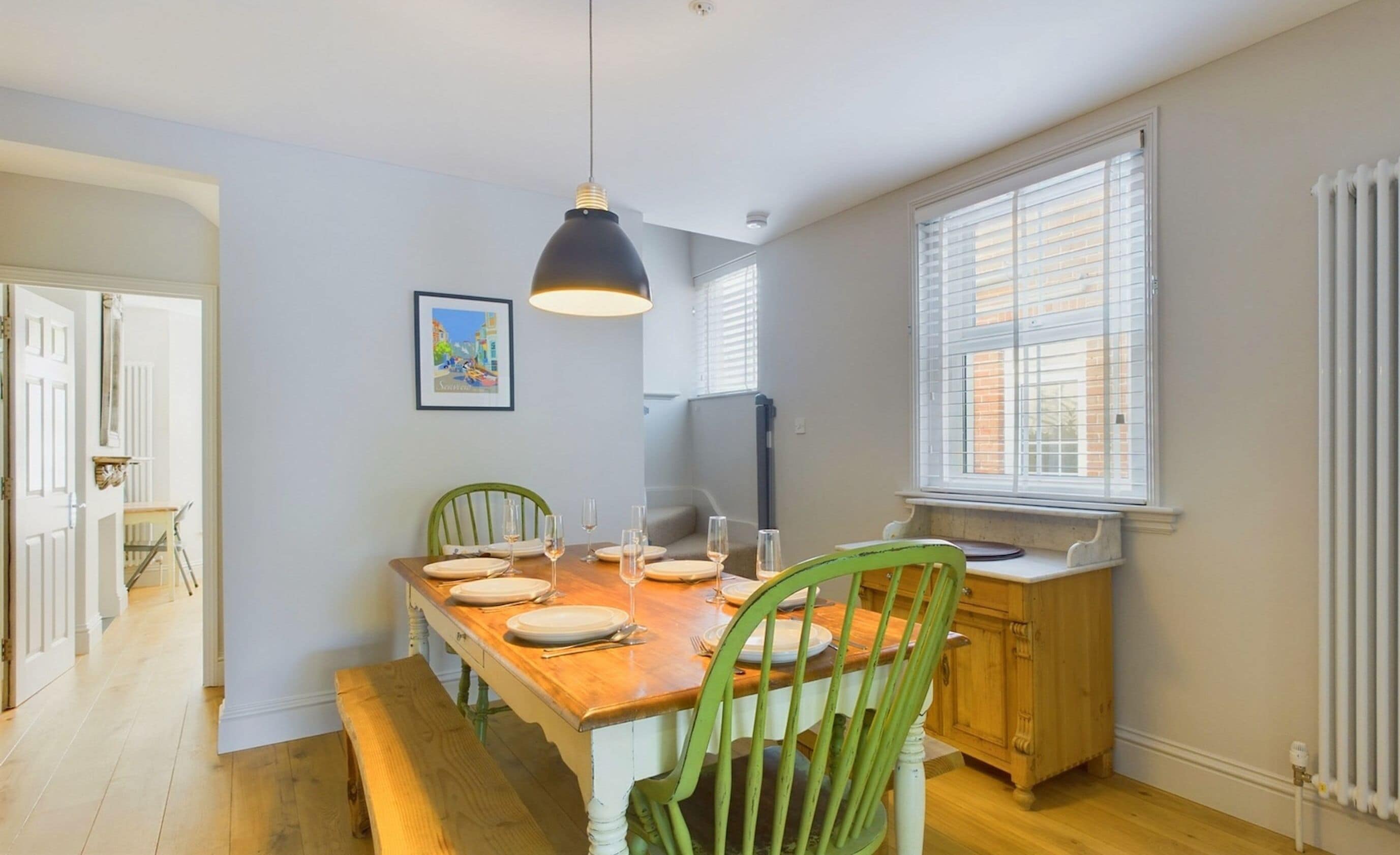 Nhà | 4 phòng ngủ, bàn 