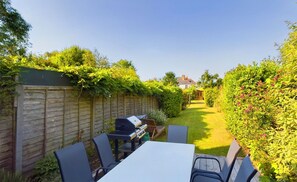 House | 4 bedrooms, desk - Blackberry Cottage Bembridge Accessible Coastal Holiday Home (Bembridge)