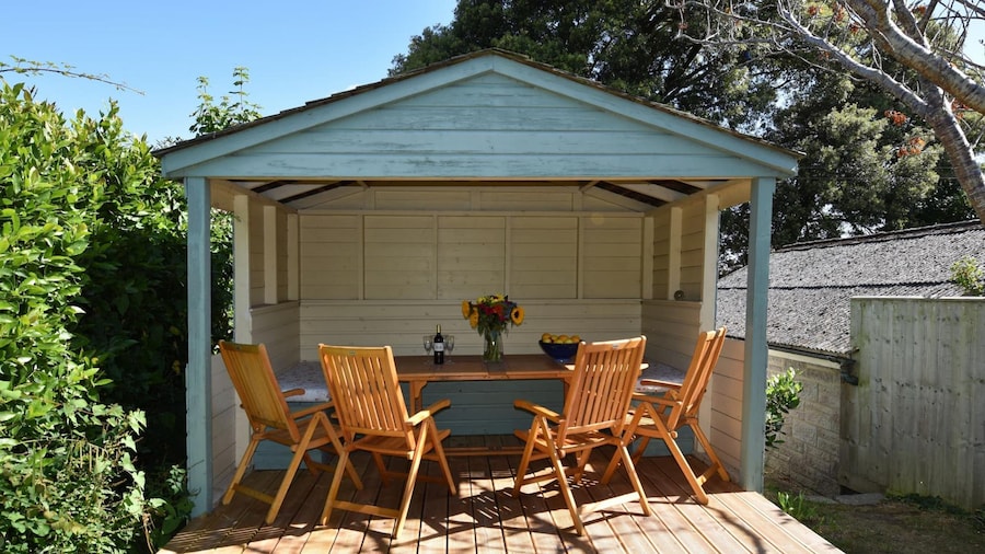 Arden Villa With Sea Views