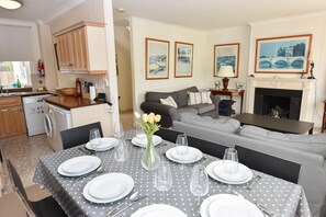 House | 4 bedrooms - The Cottage a Superb Family Coastal Retreat (Bembridge)
