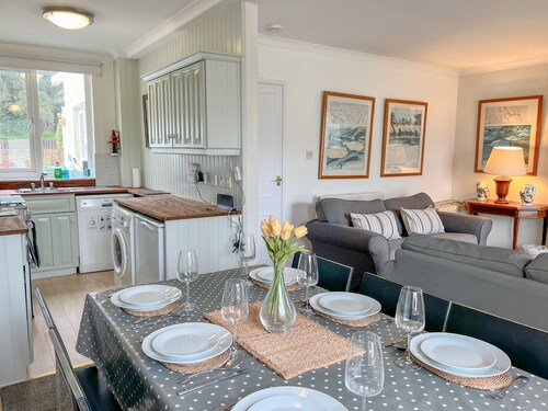 The Cottage a Superb Family Coastal Retreat