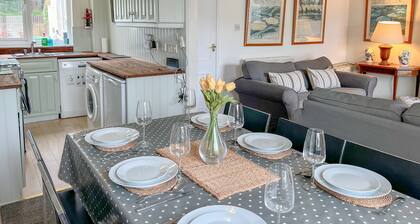 The Cottage a Superb Family Coastal Retreat