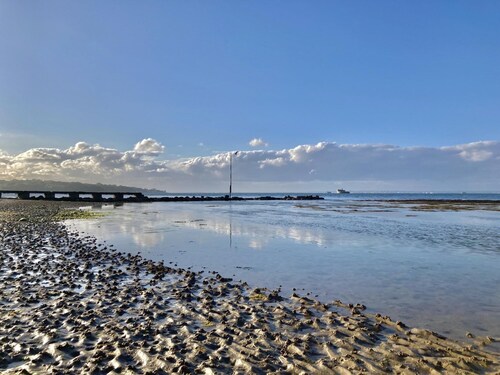 Solent Landing No 12A - Beachfront