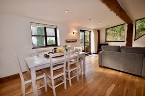 2 bedrooms - The Cote Little Upton Farm (Ryde)