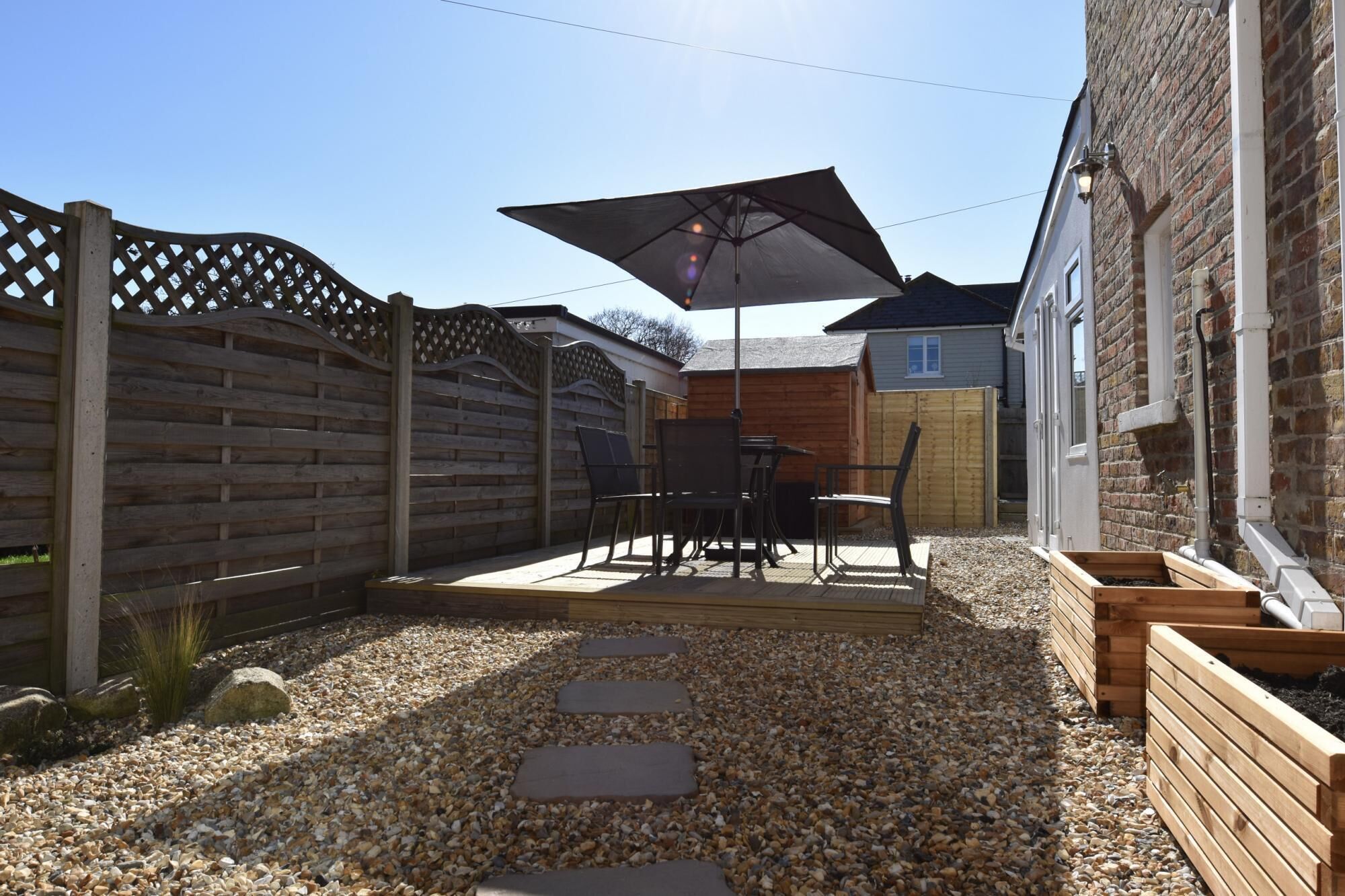 House | 3 bedrooms, desk