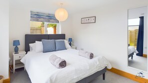 House | 3 bedrooms, desk - Coastal East View in St Helens (Ryde)