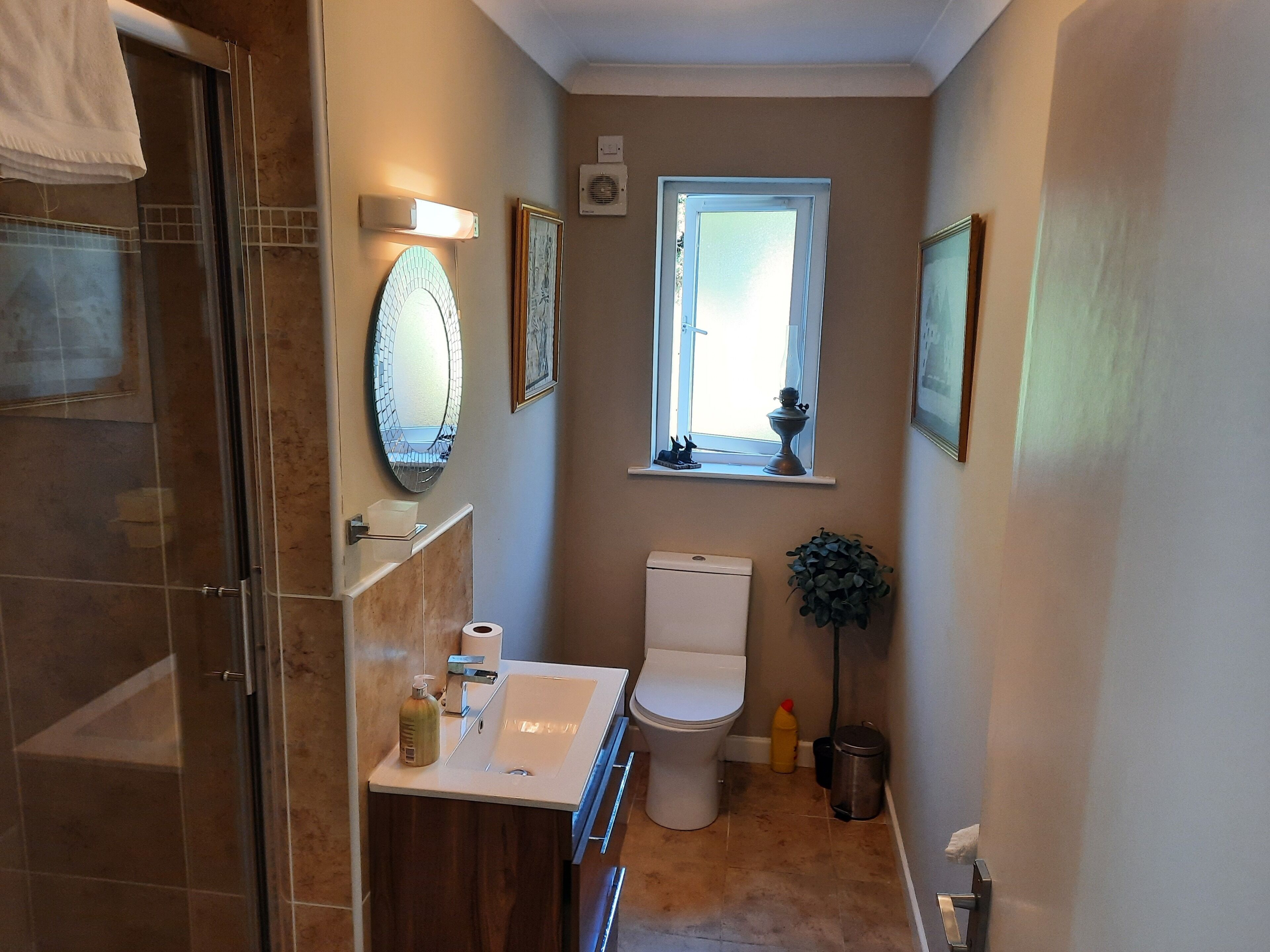 House | Bathroom | Combined shower/tub, deep soaking tub, hair dryer, towels