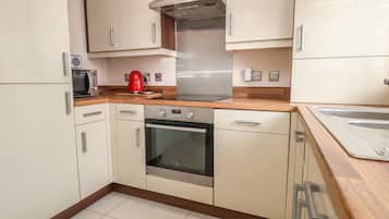 Fridge, dishwasher, electric kettle, toaster