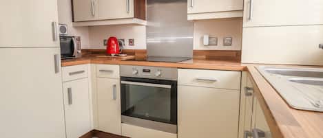 Fridge, dishwasher, electric kettle, toaster