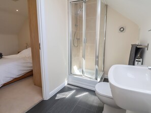 Shower - 9 Bluebell Lane (Newport)