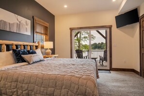 8 bedrooms, iron/ironing board, free WiFi, bed sheets