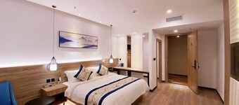 Flower Seasons Hotel