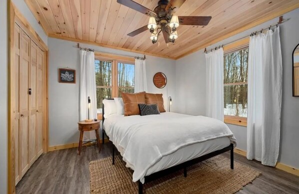 4 bedrooms, WiFi, bed sheets